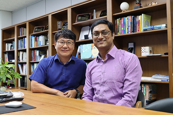 Research On TiO2 nanoparticles-decorated MXene-PVDF composite carbon nanofibrous mats-based free-standing electrodes for flexible and breathable microsupercapacitors On University and News Portals